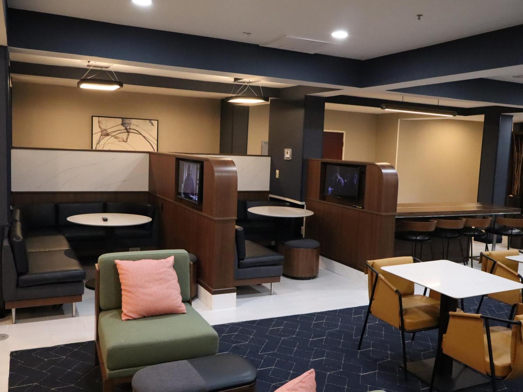 Courtyard Tuscaloosa Hotel Екстериор снимка