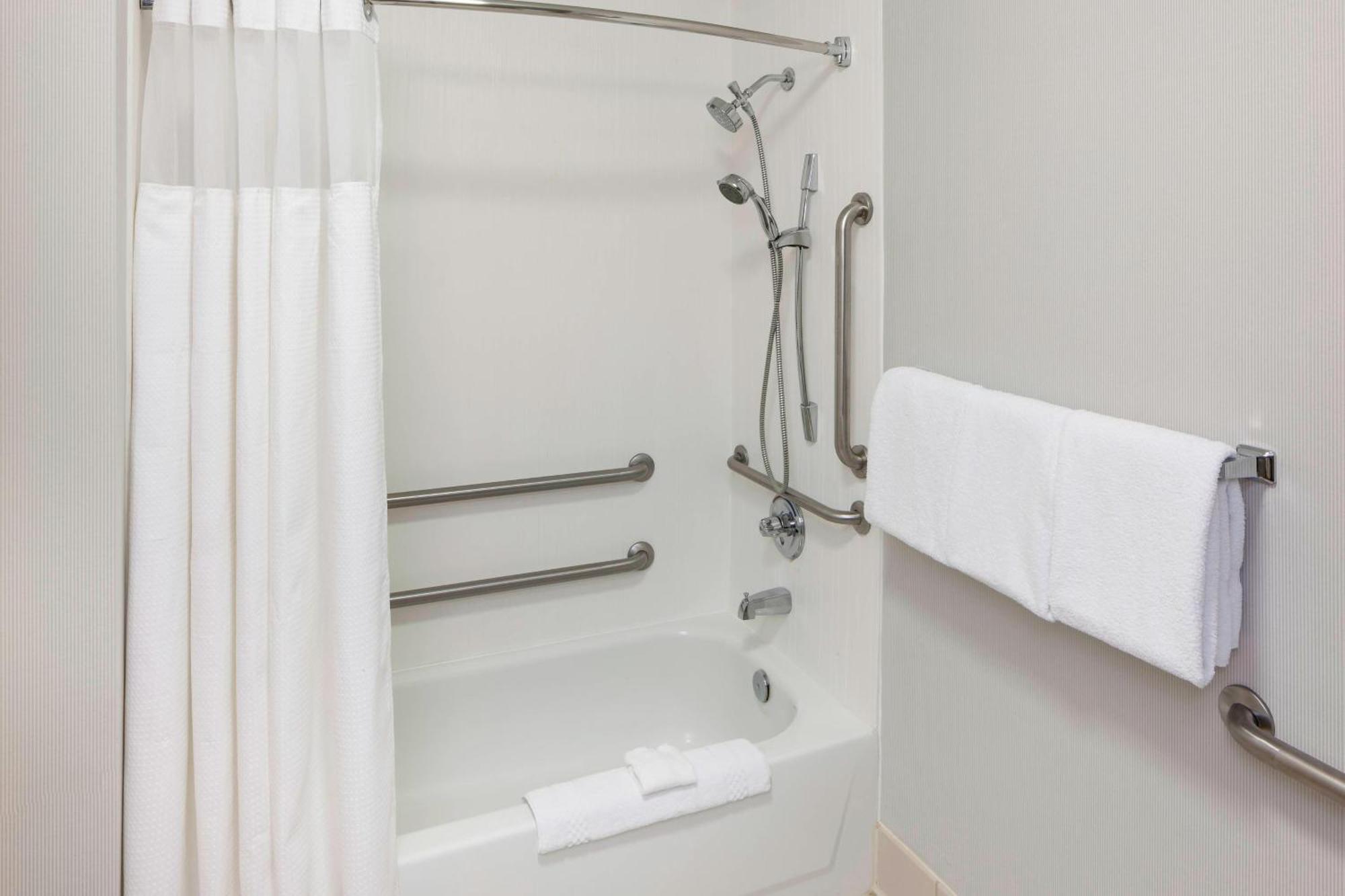 Courtyard Tuscaloosa Hotel Екстериор снимка