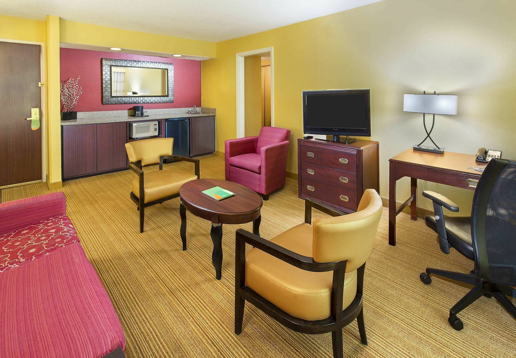 Courtyard Tuscaloosa Hotel Екстериор снимка